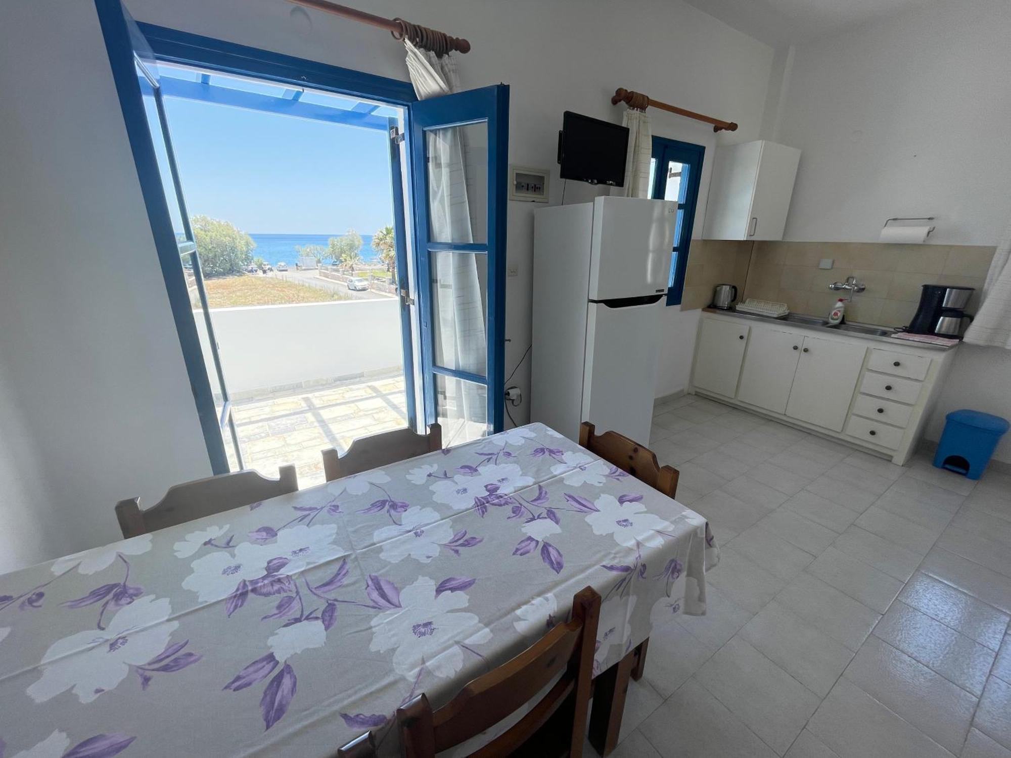 Thalassitis Coastal Apartments 페리볼로스 외부 사진