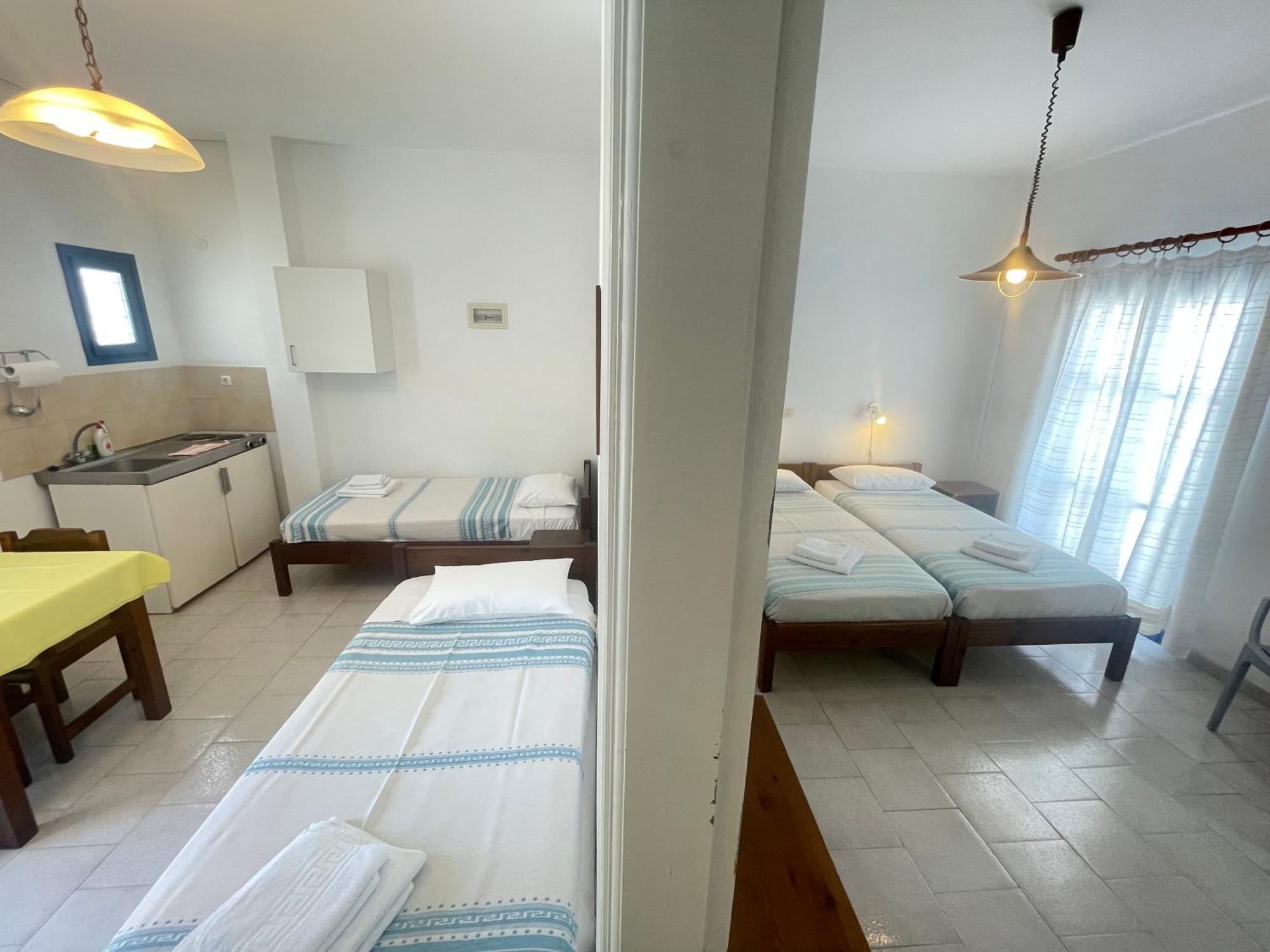Thalassitis Coastal Apartments 페리볼로스 외부 사진