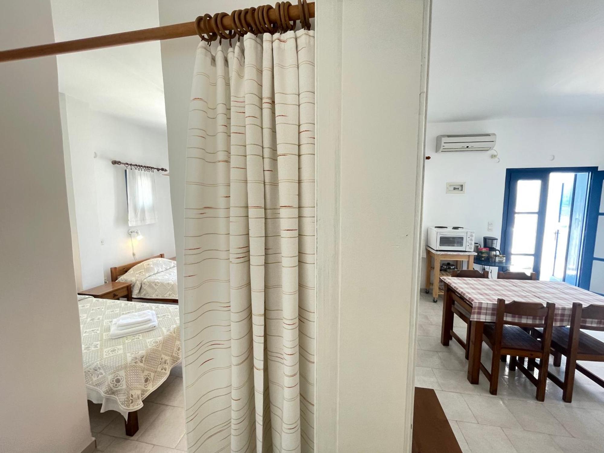 Thalassitis Coastal Apartments 페리볼로스 외부 사진